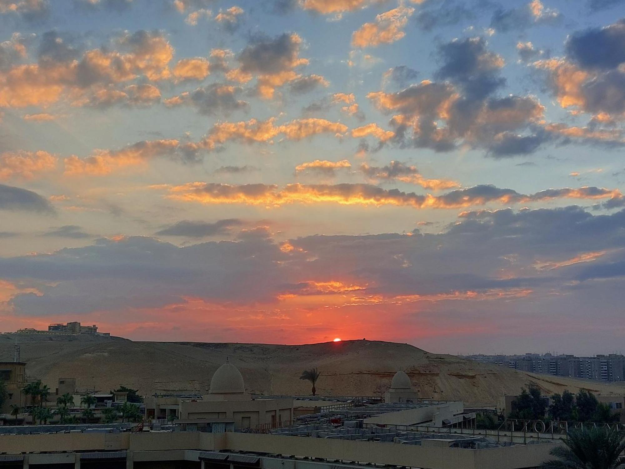 Doudou Pyramids View Hotel Kafret el-Gabal Екстериор снимка